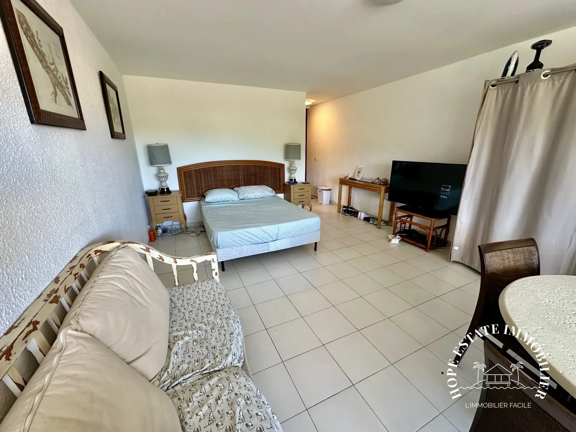 Studio à vendre avec balcon à Marigot - Résidence calme et vue dégagée 