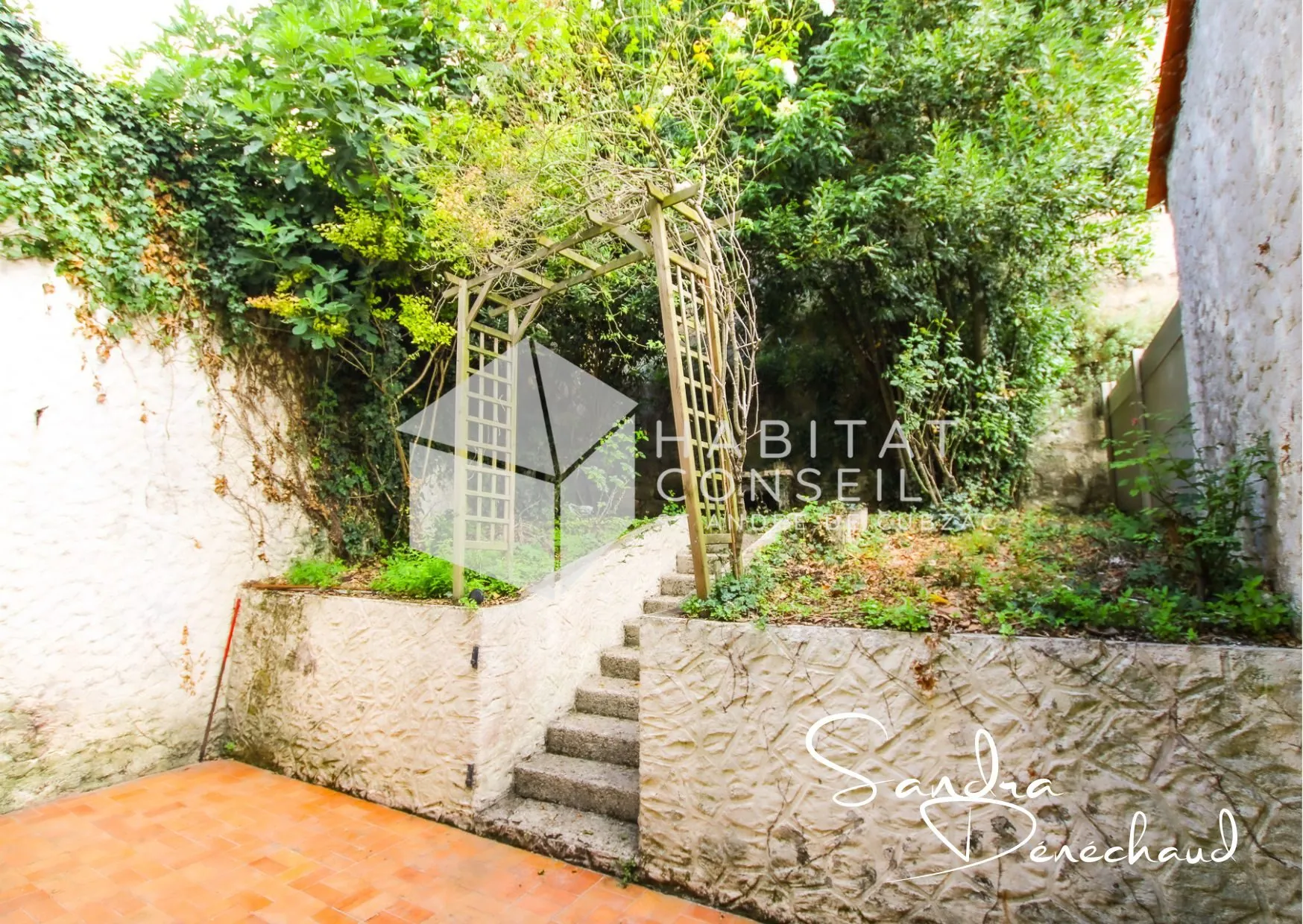 Maison en pierres de 104 m2 avec jardin à Bourg-sur-Gironde 