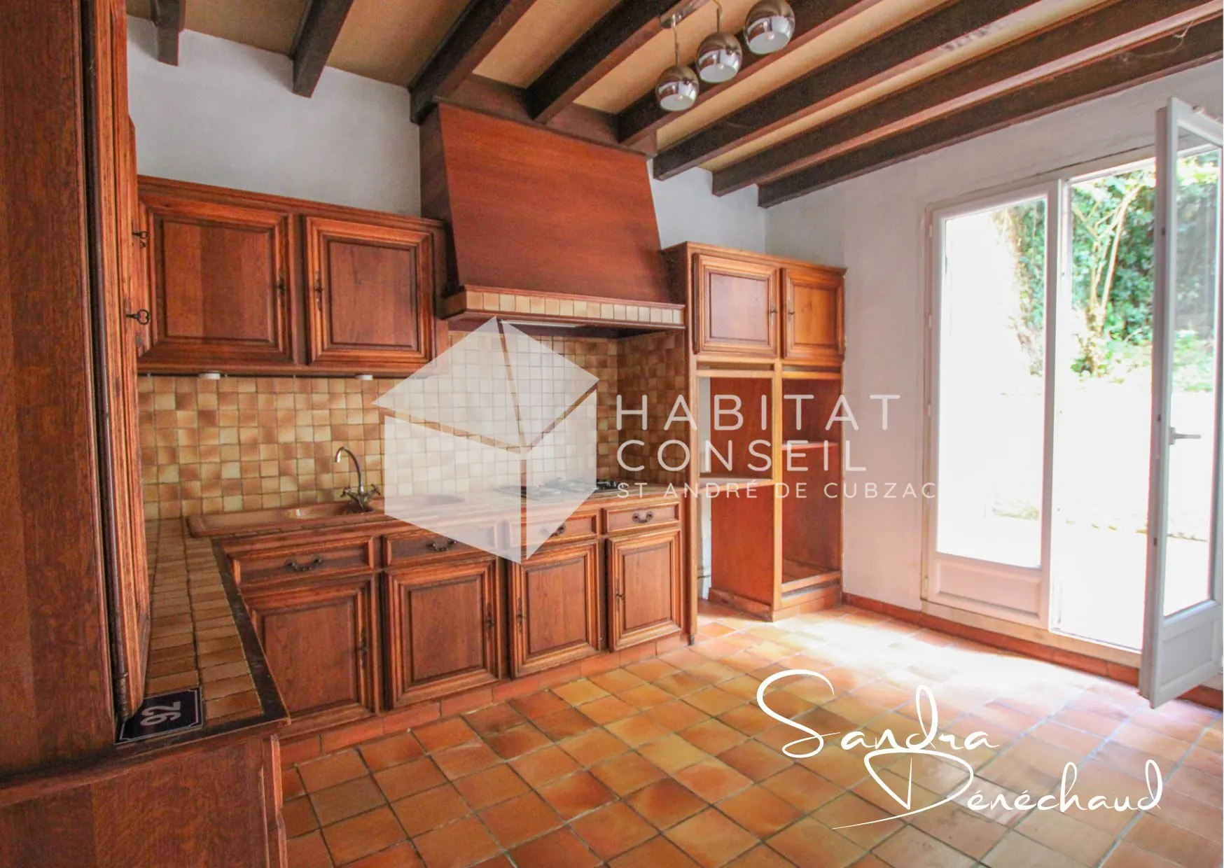 Maison en pierres de 104 m2 avec jardin à Bourg-sur-Gironde 