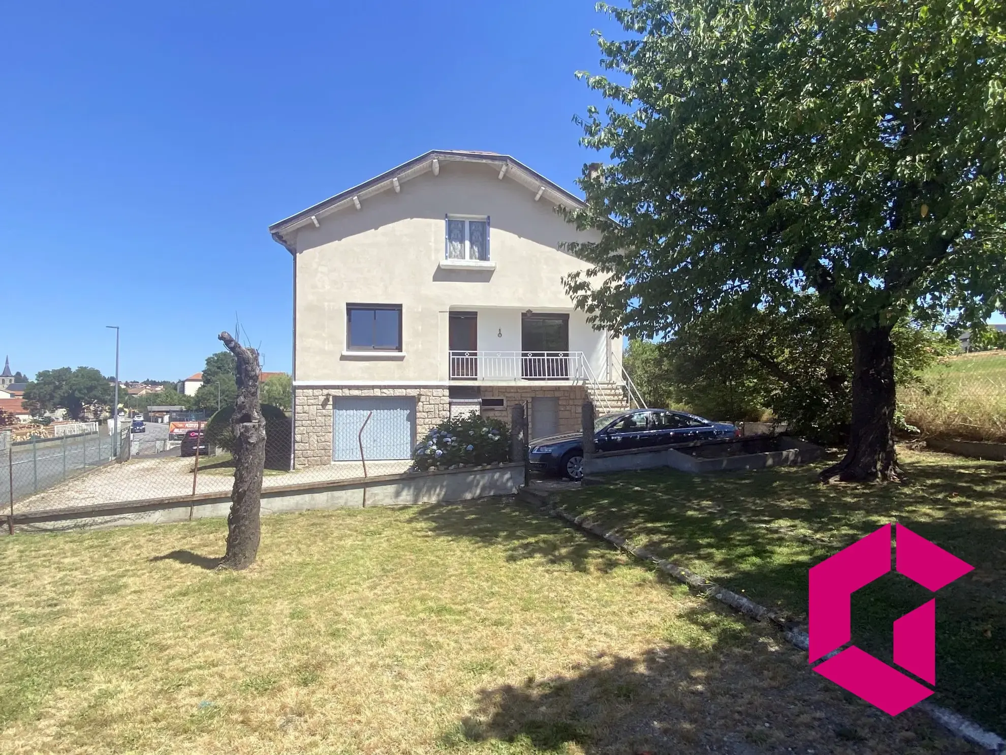 Maison à Craponne-sur-Arzon – 85 m² avec terrain arboré de 560 m² 