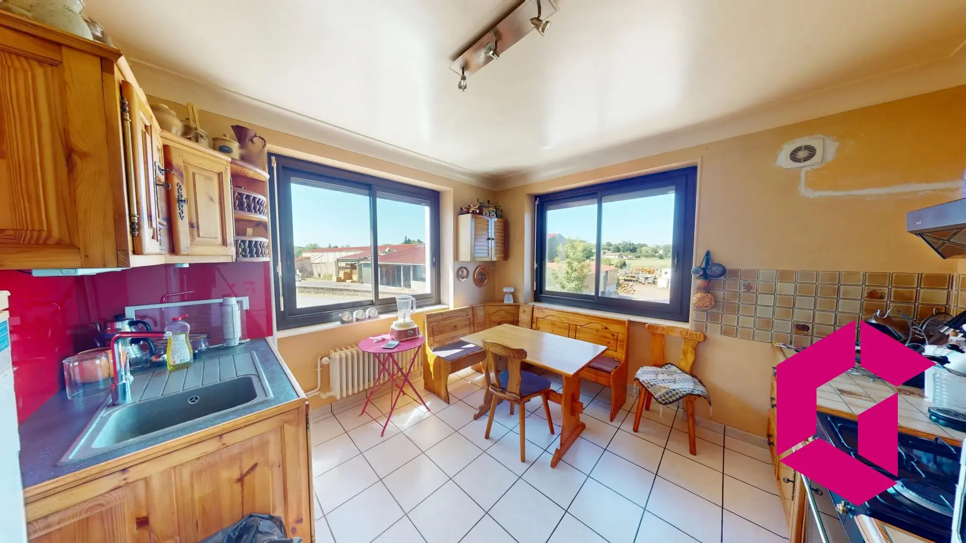 Maison à Craponne-sur-Arzon – 85 m² avec terrain arboré de 560 m² 