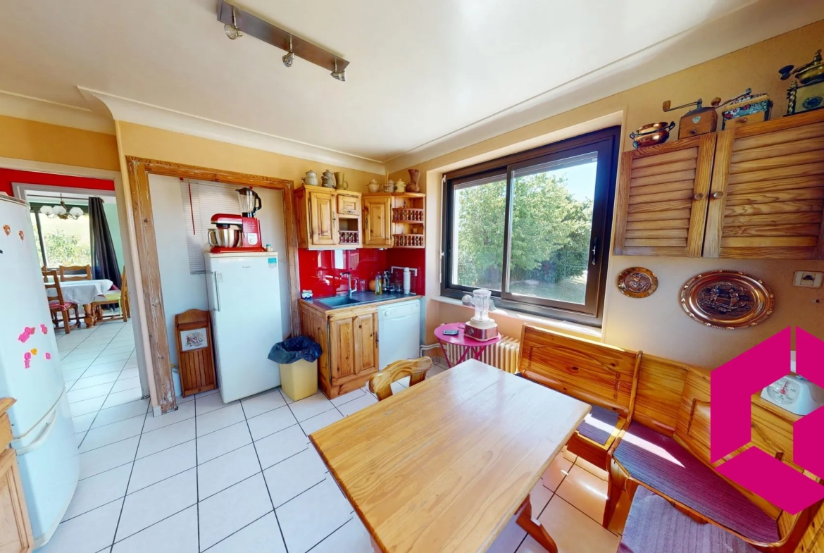 Maison à Craponne-sur-Arzon – 85 m² avec terrain arboré de 560 m² 