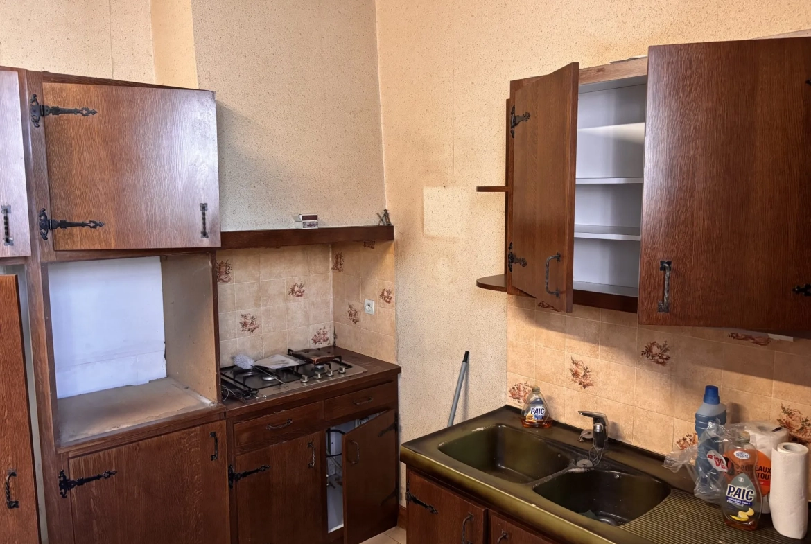Charmante maison familiale à Conlie avec terrain et terrasse 
