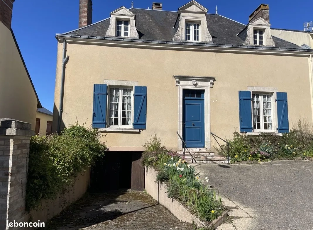 Charmante maison familiale à Conlie avec terrain et terrasse 