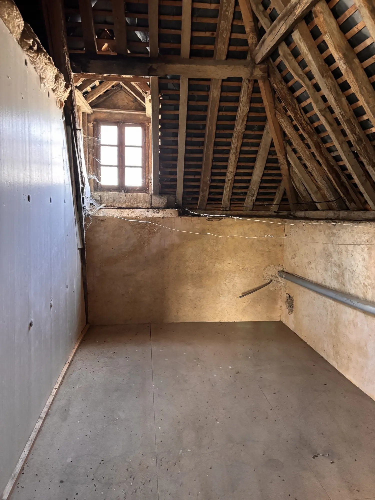 Charmante maison familiale à Conlie avec terrain et terrasse 