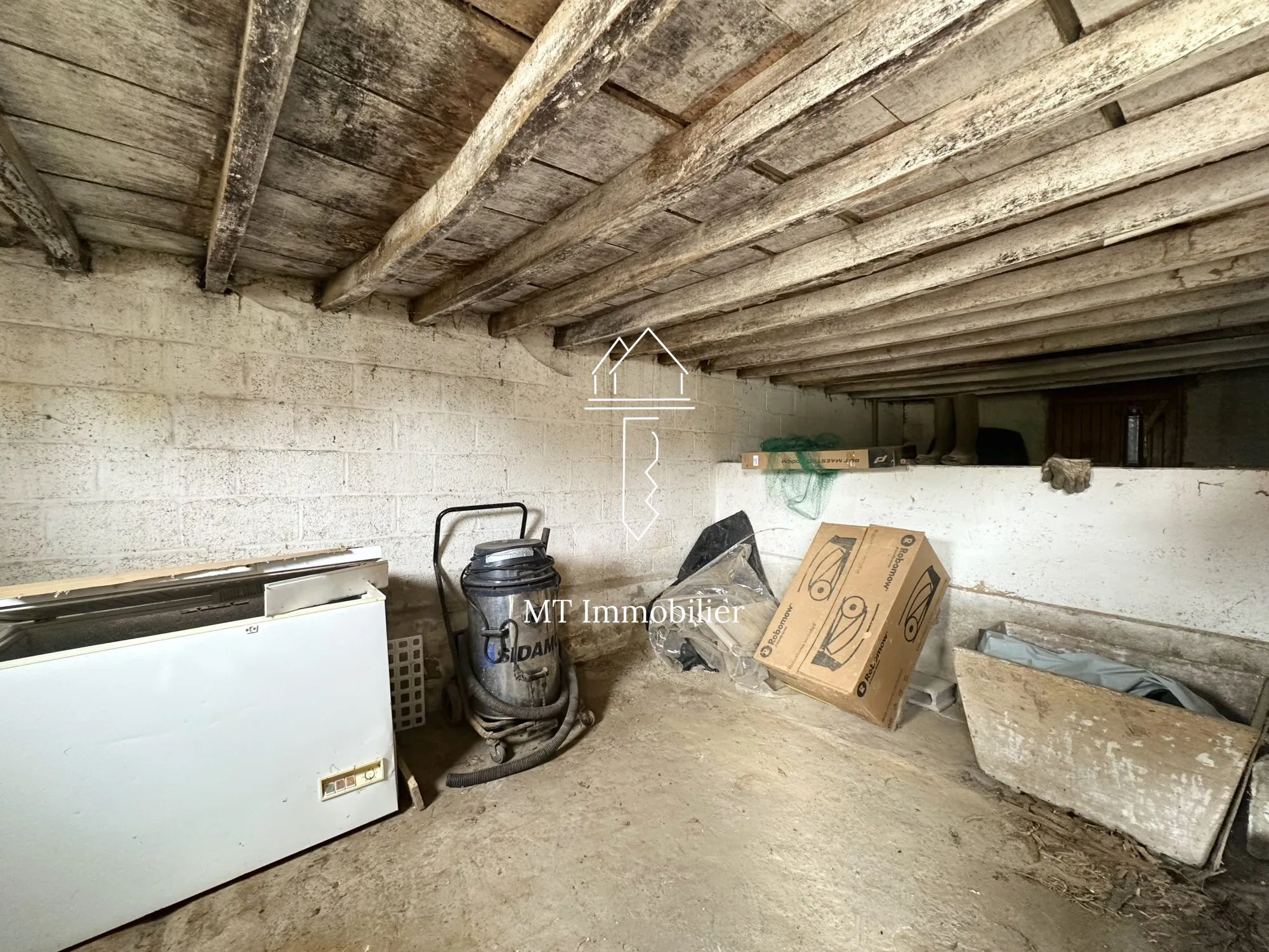 Maison à rénover de 110 m² avec grand terrain à Radinghem, secteur calme 