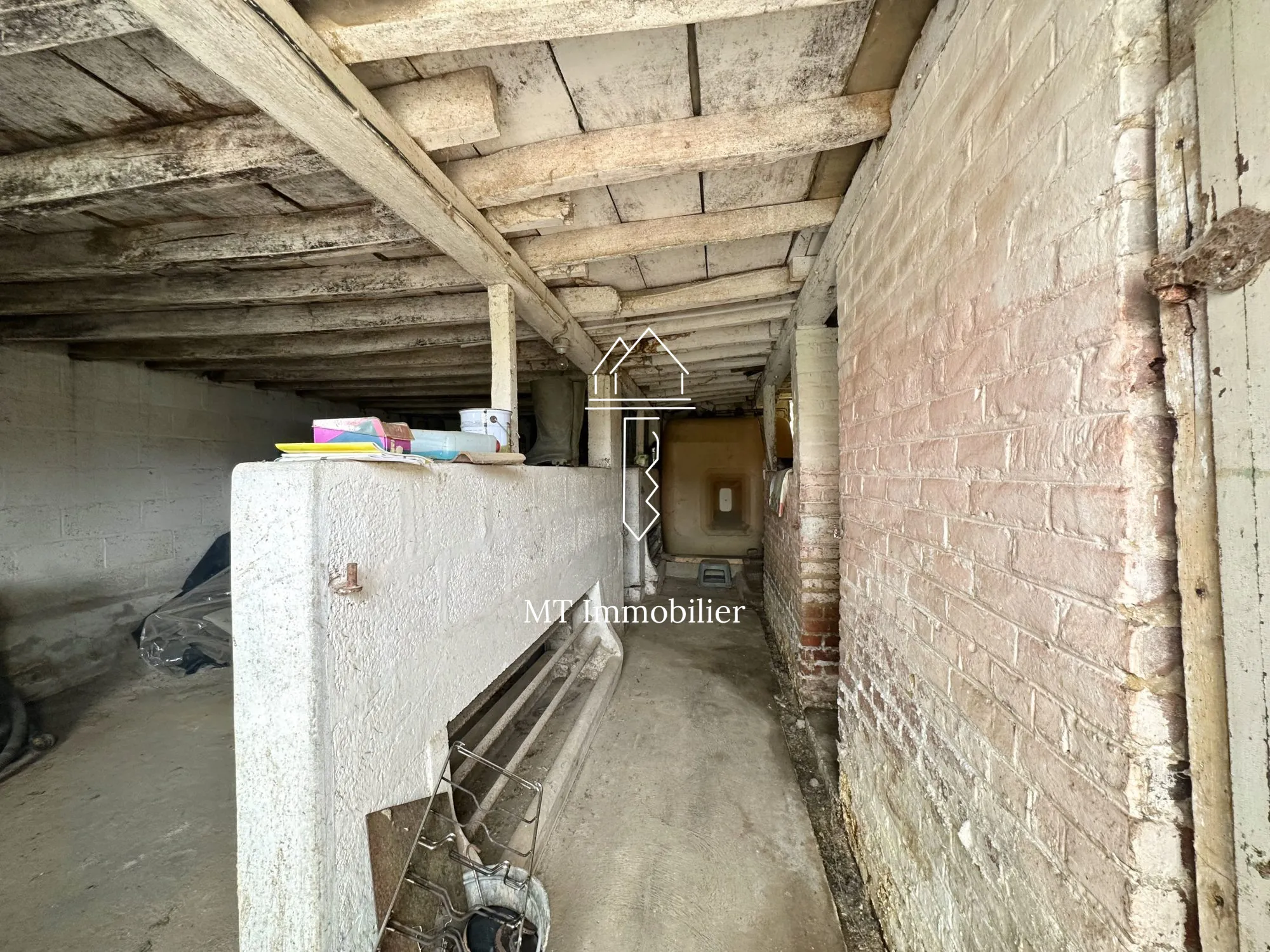Maison à rénover de 110 m² avec grand terrain à Radinghem, secteur calme 