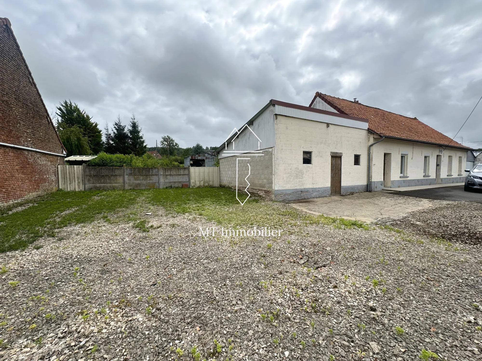 Maison à rénover de 110 m² avec grand terrain à Radinghem, secteur calme 