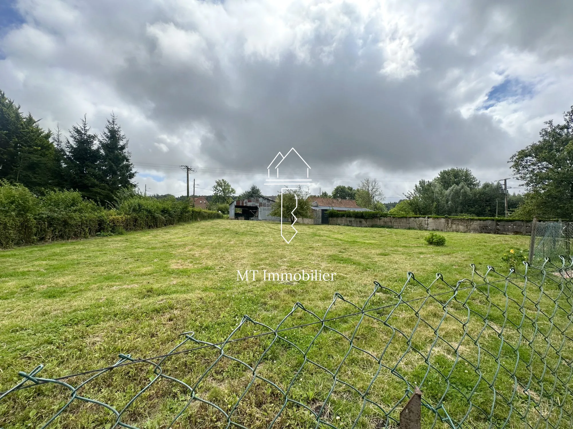 Maison à rénover de 110 m² avec grand terrain à Radinghem, secteur calme 