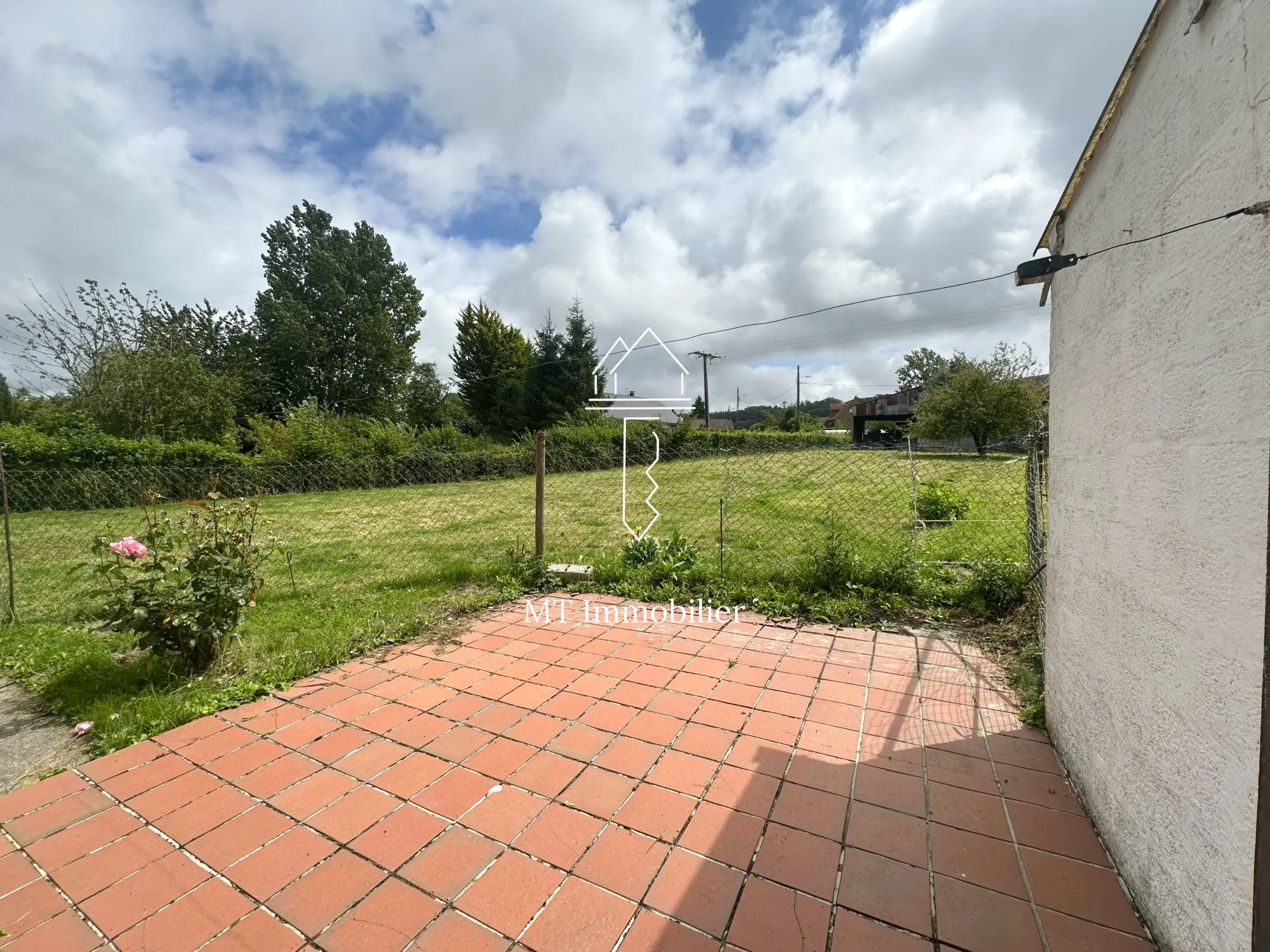 Maison à rénover de 110 m² avec grand terrain à Radinghem, secteur calme 