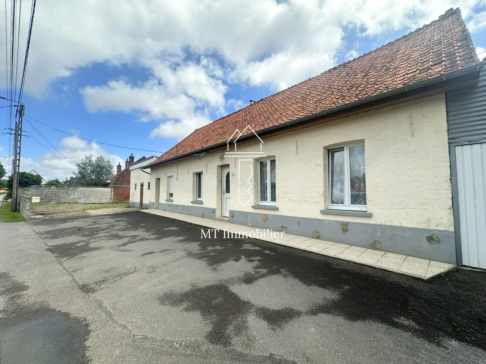 Maison à rénover de 110 m² avec grand terrain à Radinghem, secteur calme 