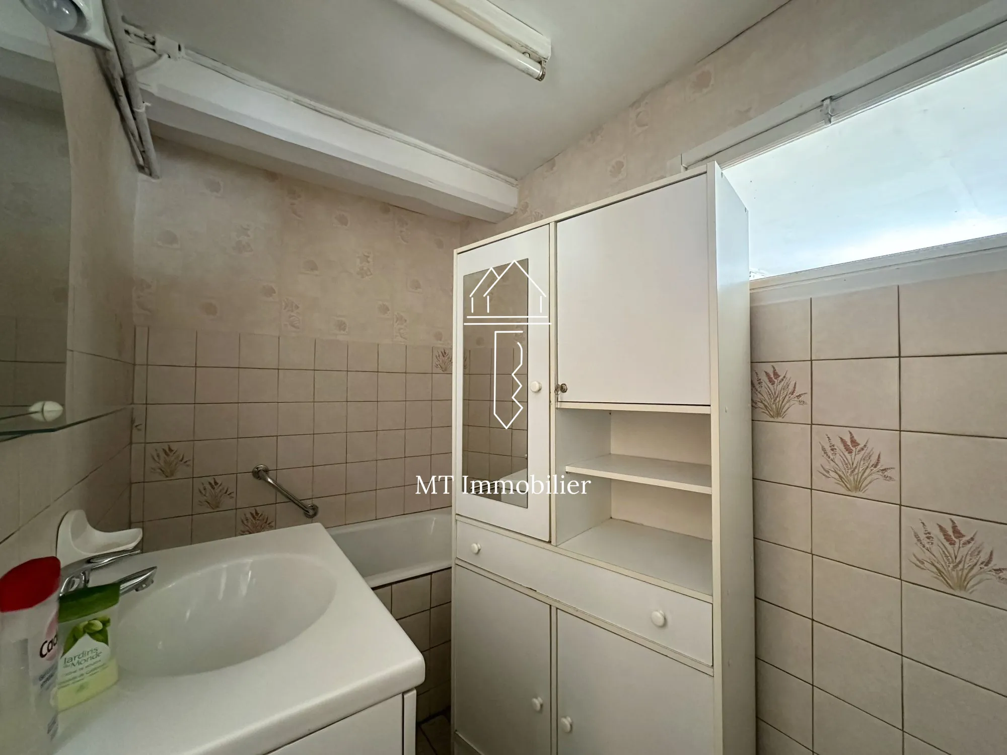 Maison à rénover de 110 m² avec grand terrain à Radinghem, secteur calme 