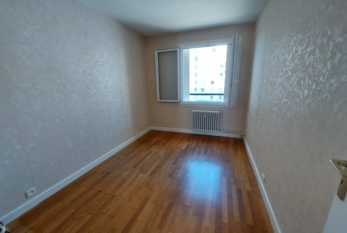 Bel appartement lumineux avec vue lac à Vichy - 2 chambres, garage, sans travaux 