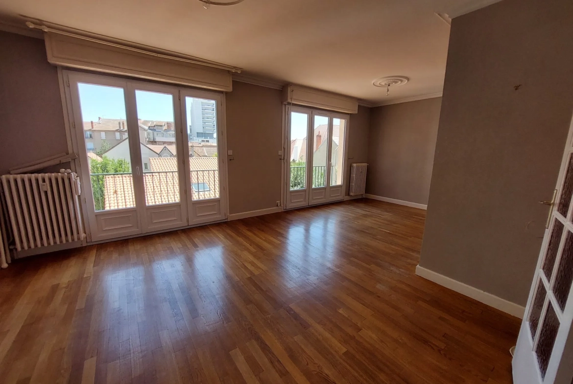 Bel appartement lumineux avec vue lac à Vichy - 2 chambres, garage, sans travaux 