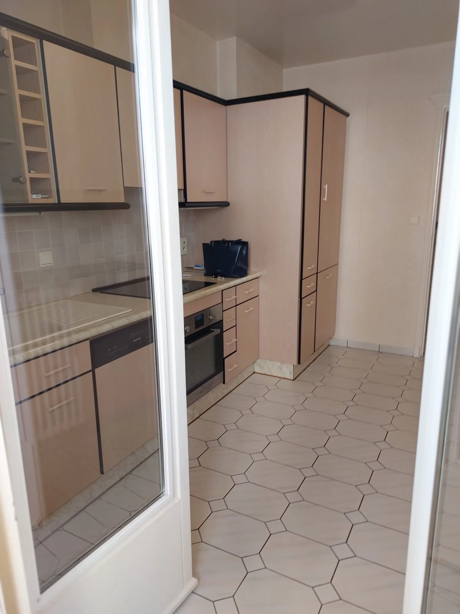 Bel appartement lumineux avec vue lac à Vichy - 2 chambres, garage, sans travaux 