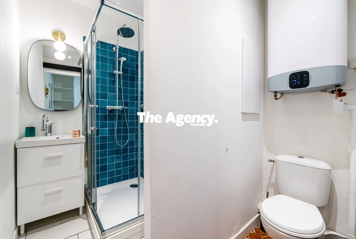 Studio rénové de 16m² au Panier, Marseille - Vente meublée 