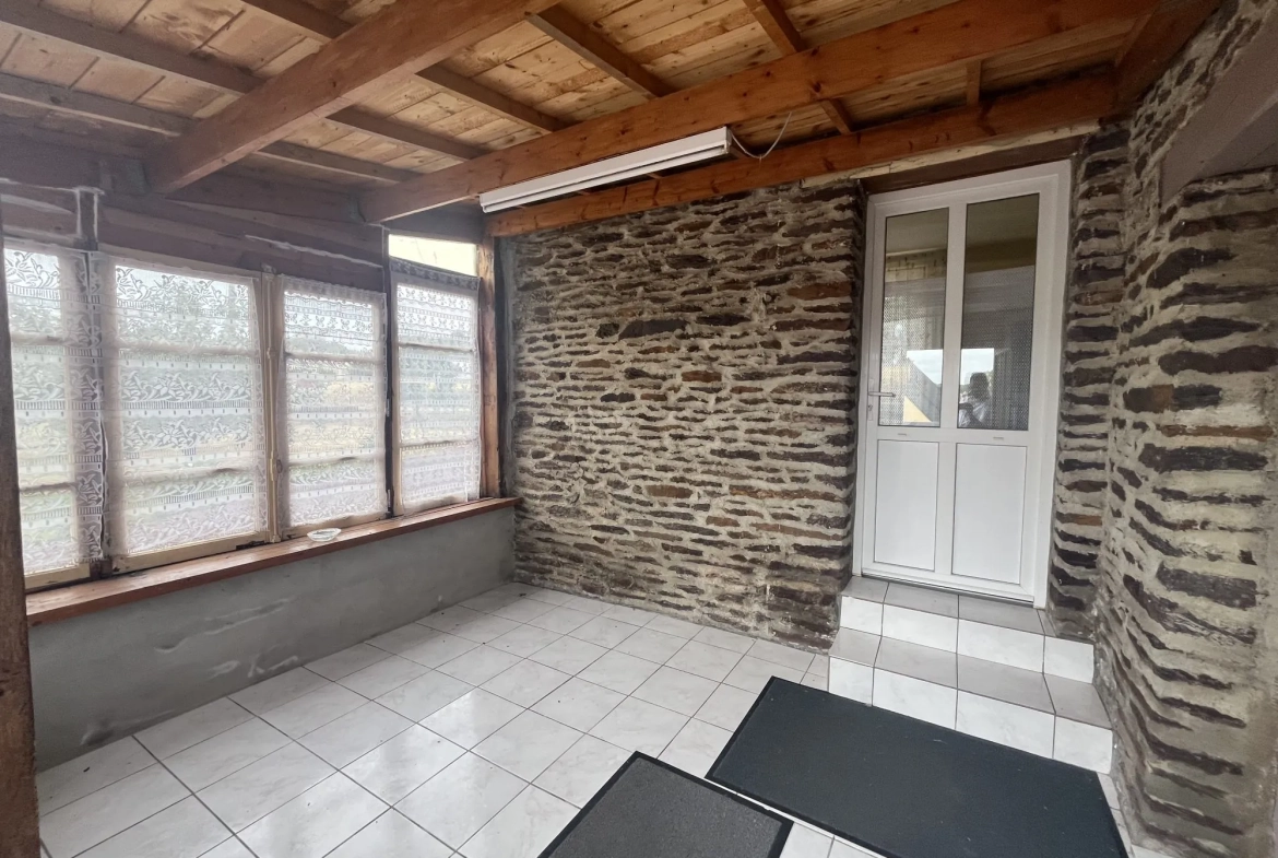 Charmante maison de campagne à Neant-sur-Yvel avec jardin de 1619 m² 