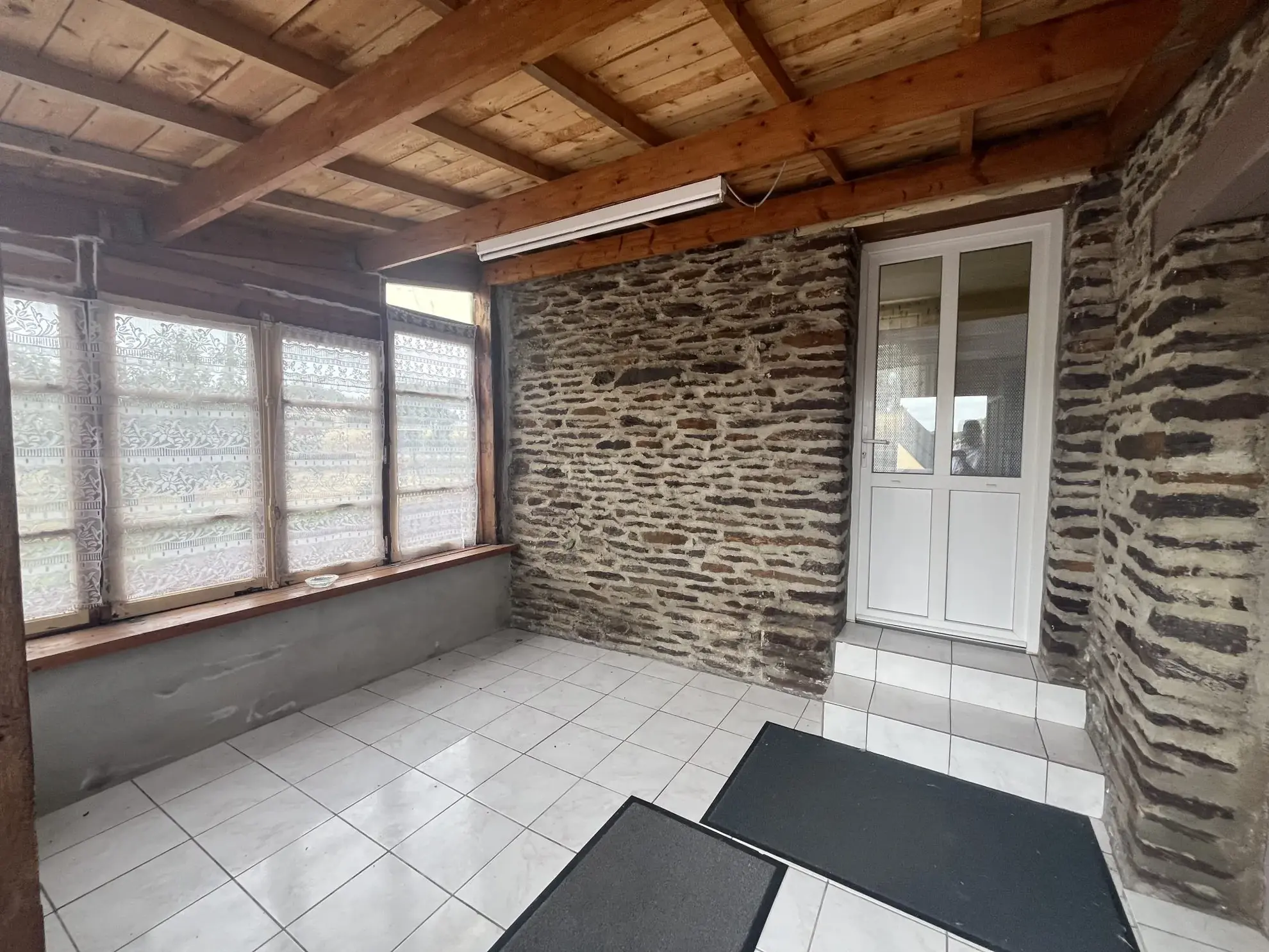 Charmante maison de campagne à Neant-sur-Yvel avec jardin de 1619 m² 