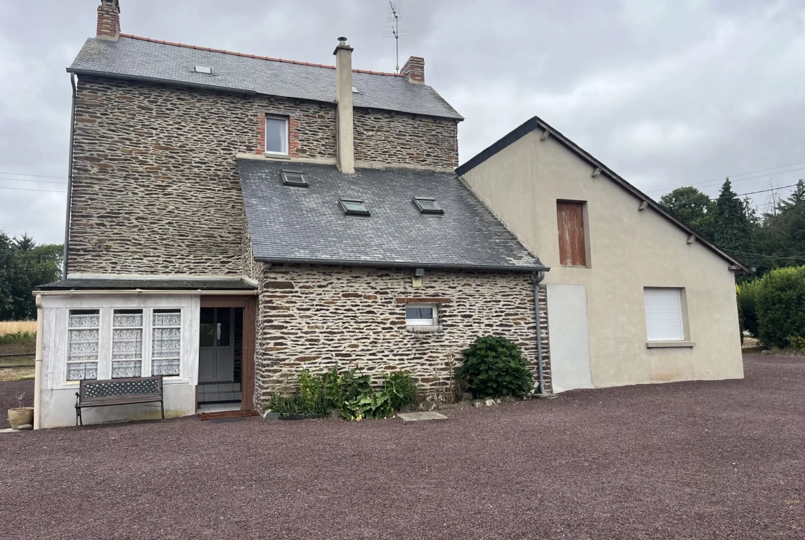Charmante maison de campagne à Neant-sur-Yvel avec jardin de 1619 m² 