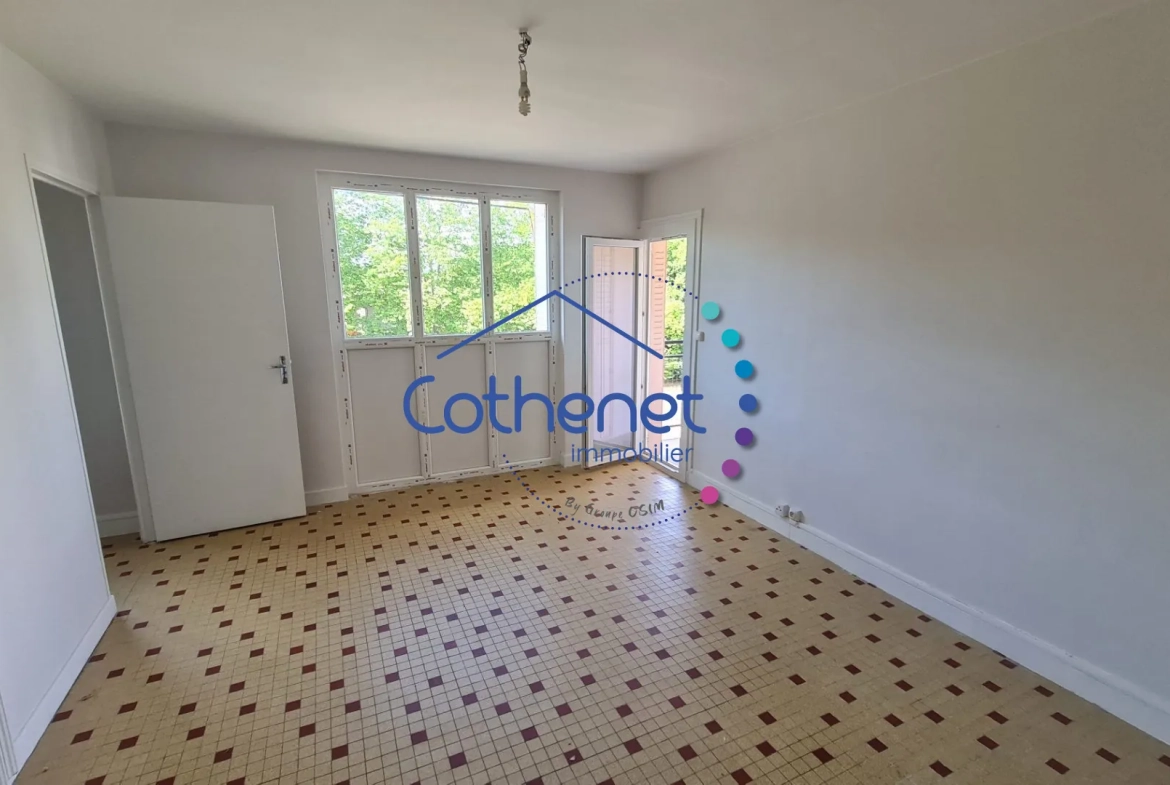 Appartement 4 pièces rénové à Roanne - Dernier étage avec balcon et cave 