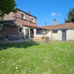 Charmante maison avec jardin, garage et 3 chambres à Baboeuf