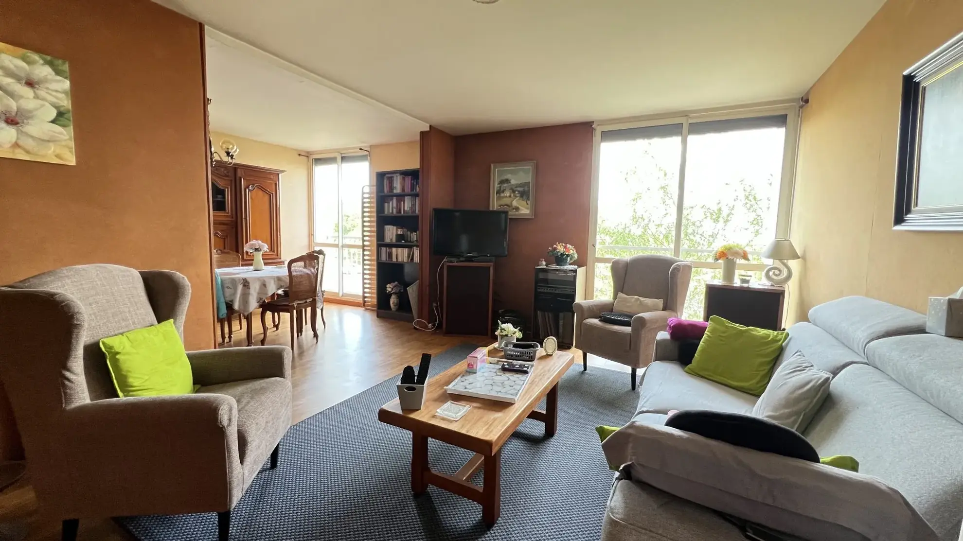 Appartement traversant T4/5 avec balcon et parking à Colomiers 