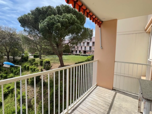 Appartement traversant T4/5 avec balcon et parking à Colomiers