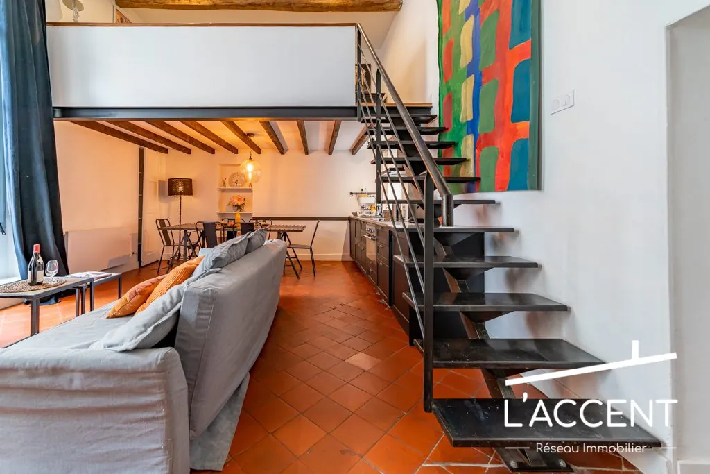 Appartement de 50 m² avec emplacement privilégié à Nîmes, proche des Arènes 