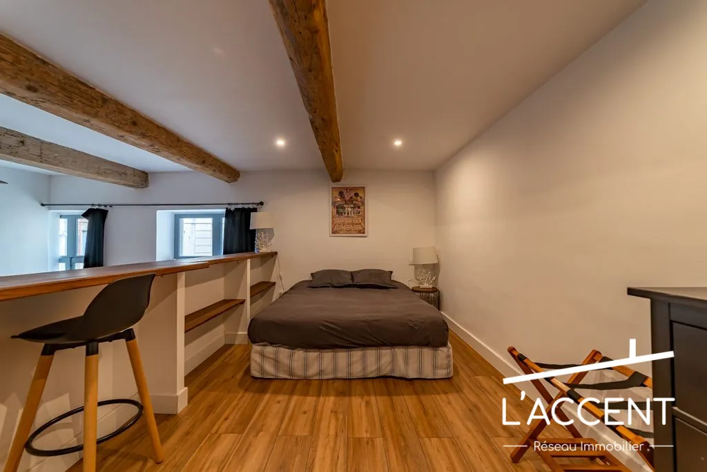 Appartement de 50 m² avec emplacement privilégié à Nîmes, proche des Arènes 