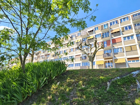Appartement 4 pièces à vendre à Conflans-Sainte-Honorine, 69 m² avec cave et parking