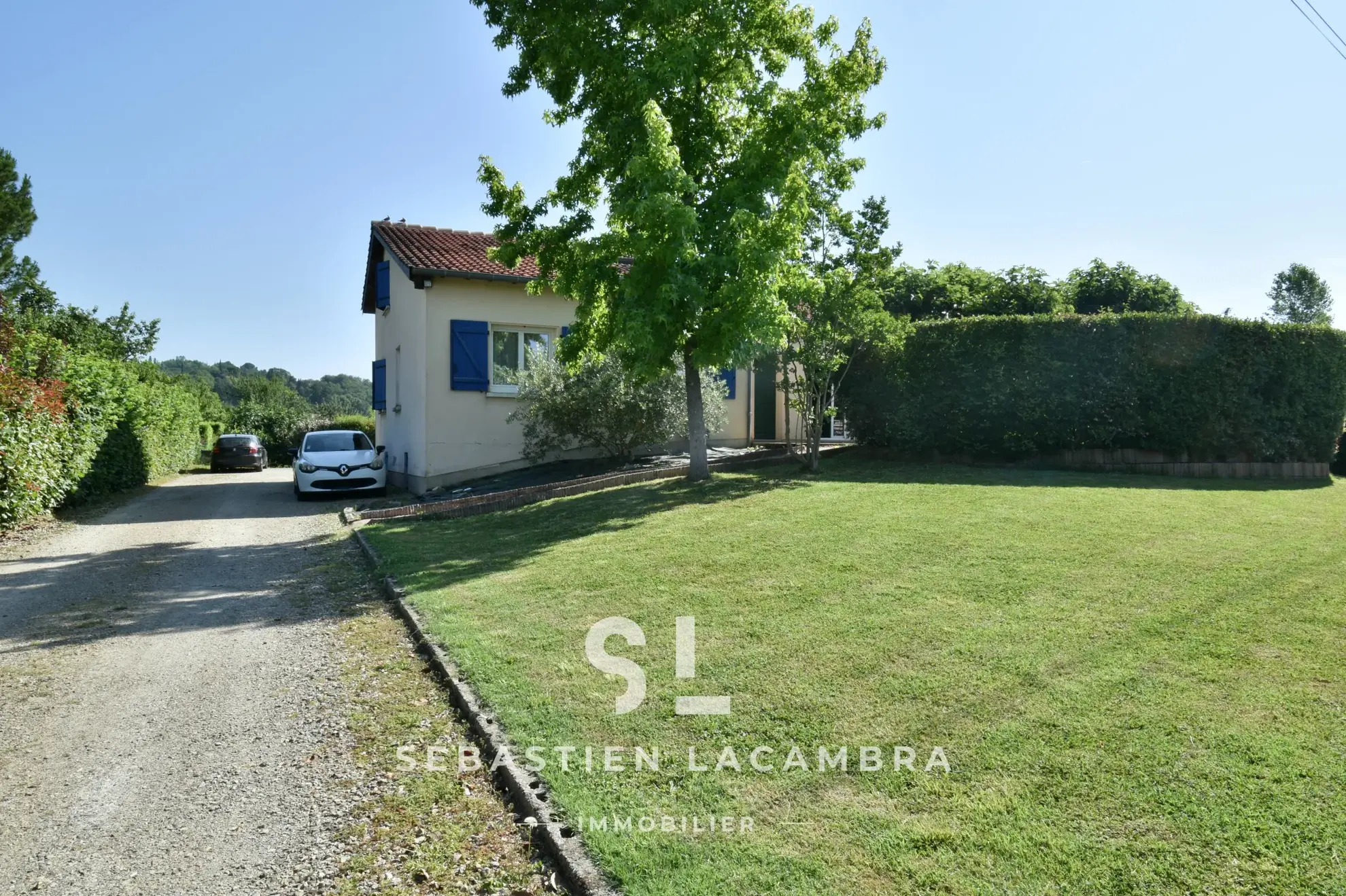 Maison familiale avec piscine et grand jardin à Lescure-d’Albigeois 