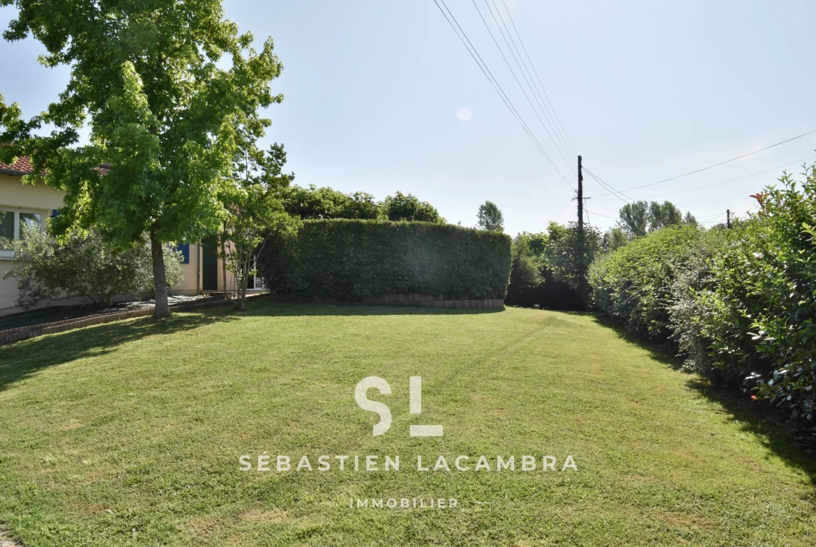 Maison familiale avec piscine et grand jardin à Lescure-d’Albigeois 