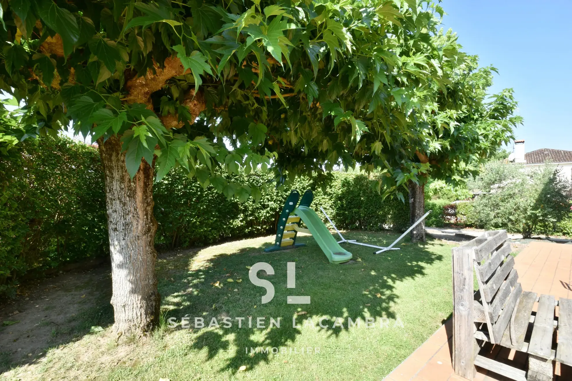 Maison familiale avec piscine et grand jardin à Lescure-d’Albigeois 