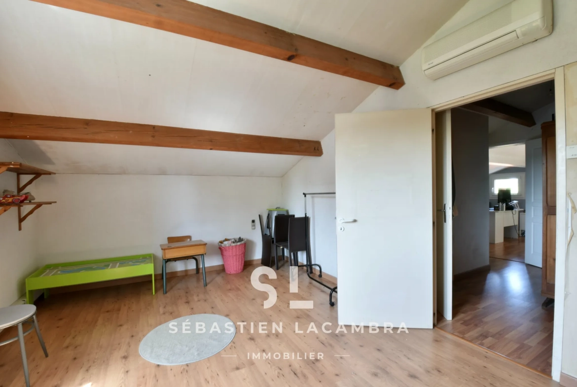 Maison familiale avec piscine et grand jardin à Lescure-d’Albigeois 