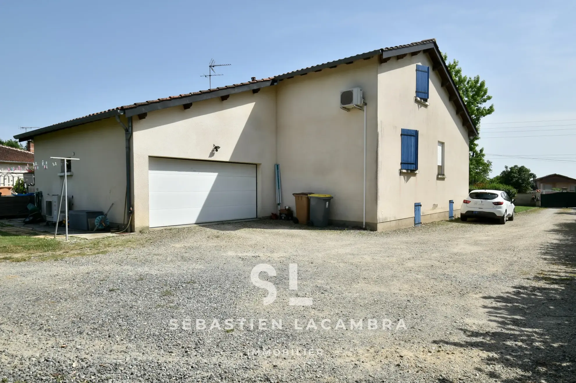 Maison familiale avec piscine et grand jardin à Lescure-d’Albigeois 