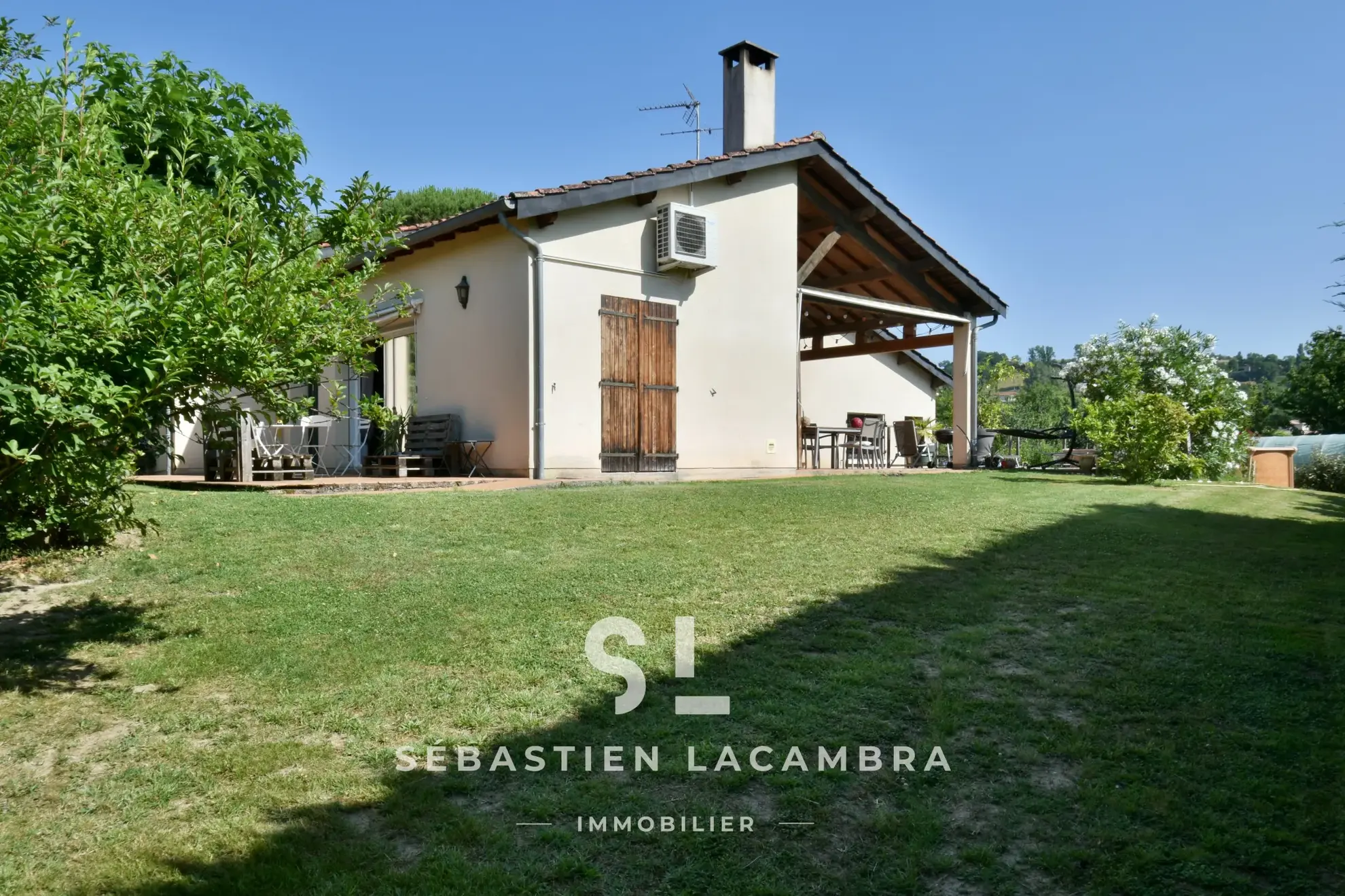Maison familiale avec piscine et grand jardin à Lescure-d’Albigeois 