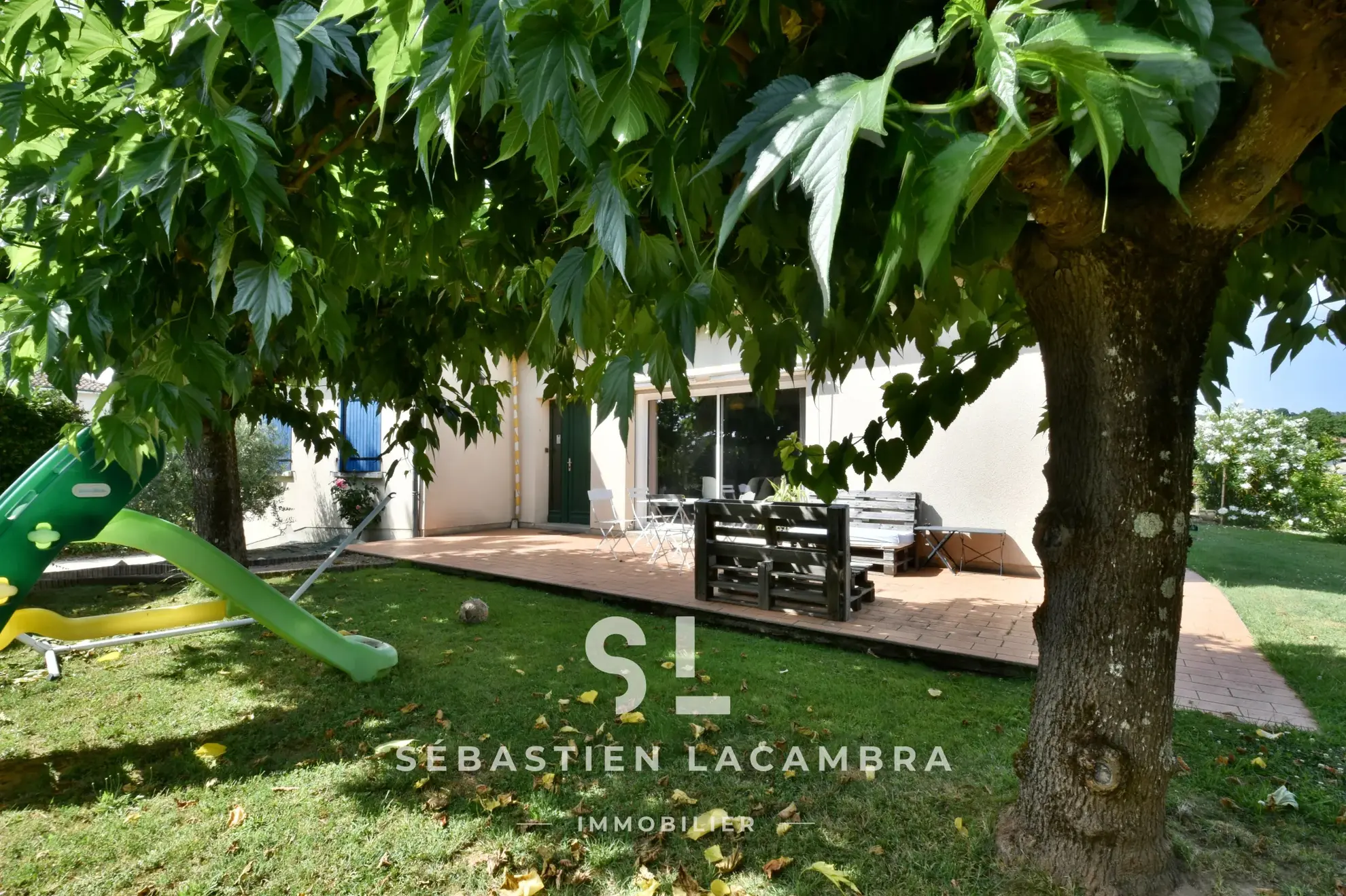 Maison familiale avec piscine et grand jardin à Lescure-d’Albigeois 