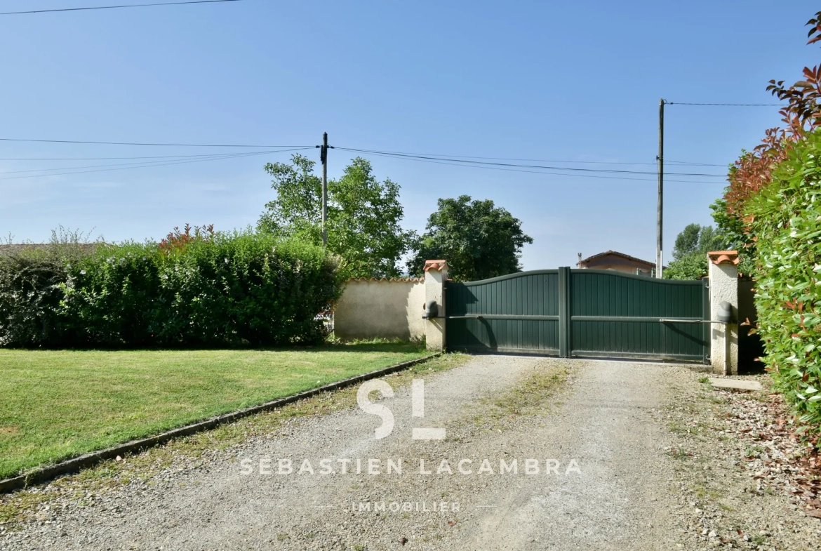 Maison familiale avec piscine et grand jardin à Lescure-d’Albigeois 