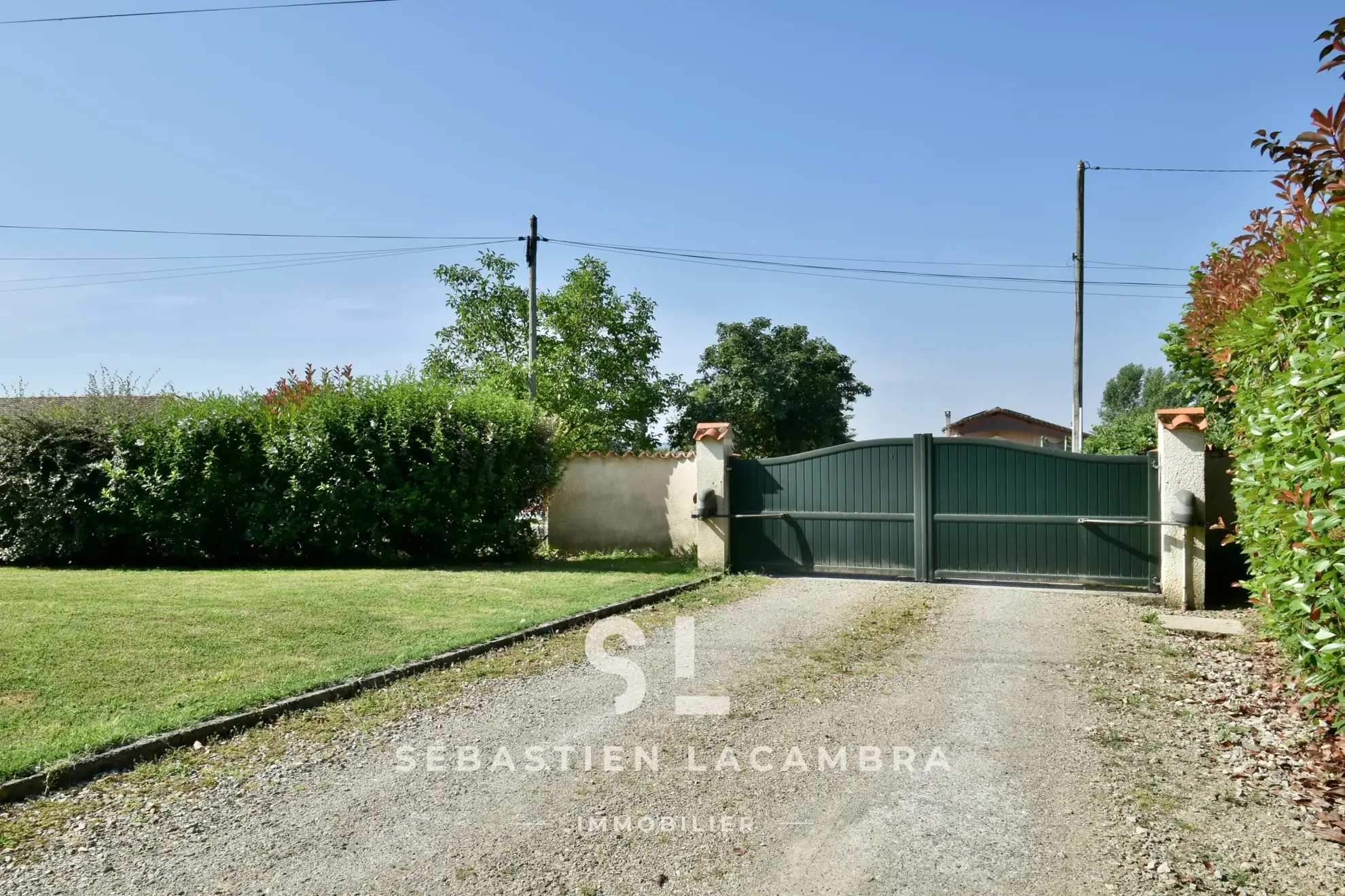 Maison familiale avec piscine et grand jardin à Lescure-d’Albigeois 