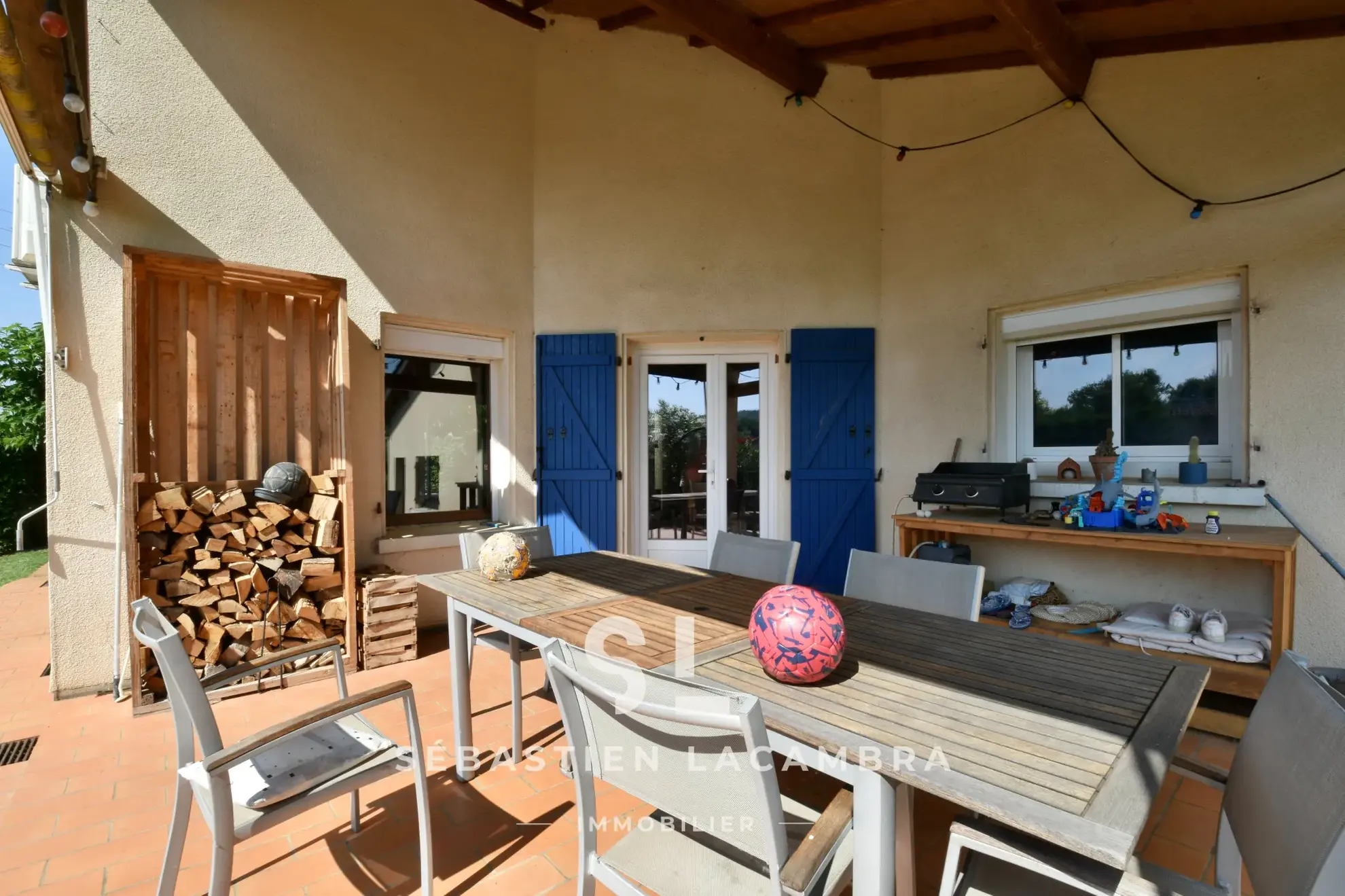 Maison familiale avec piscine et grand jardin à Lescure-d’Albigeois 