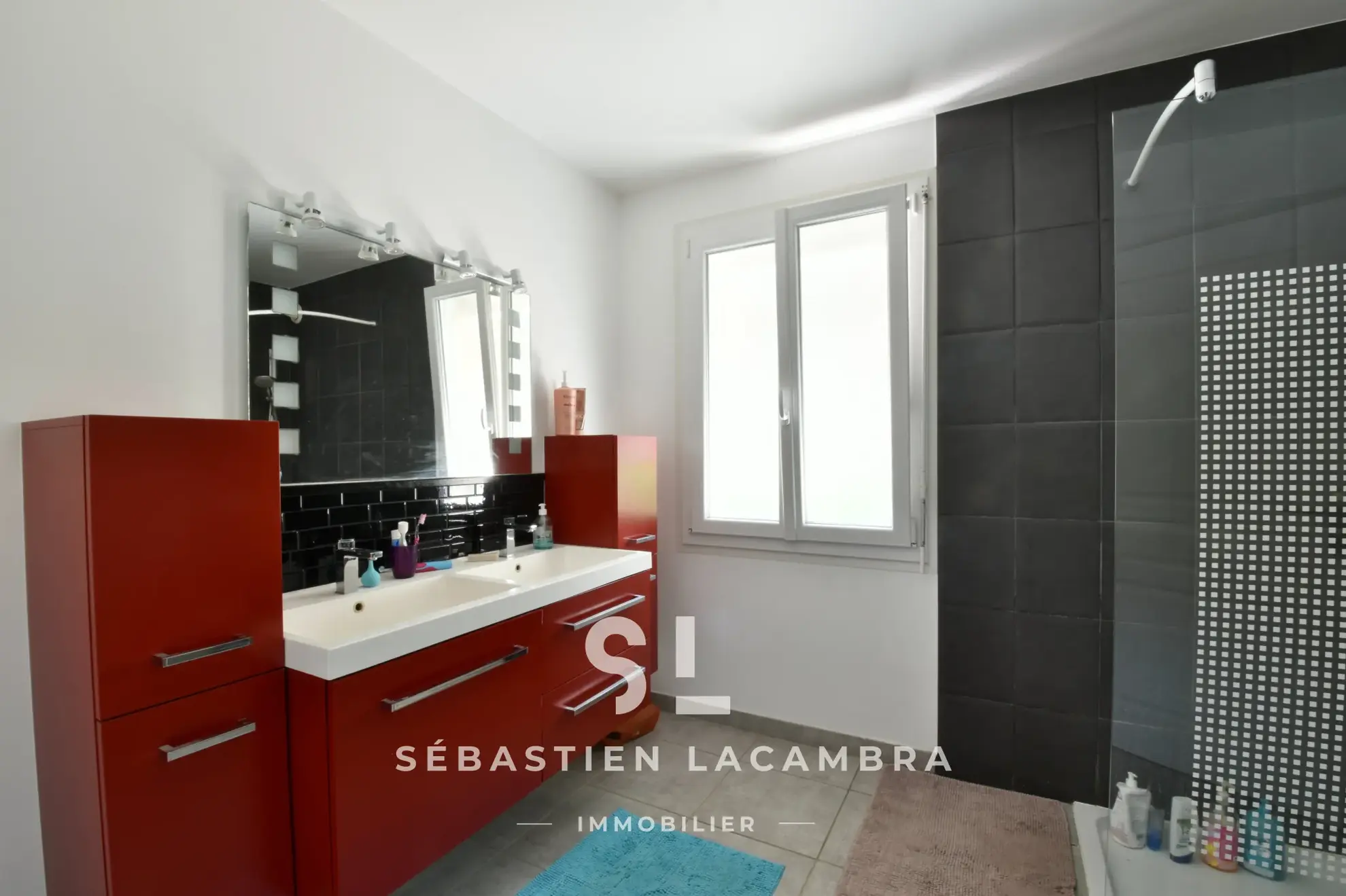 Maison familiale avec piscine et grand jardin à Lescure-d’Albigeois 