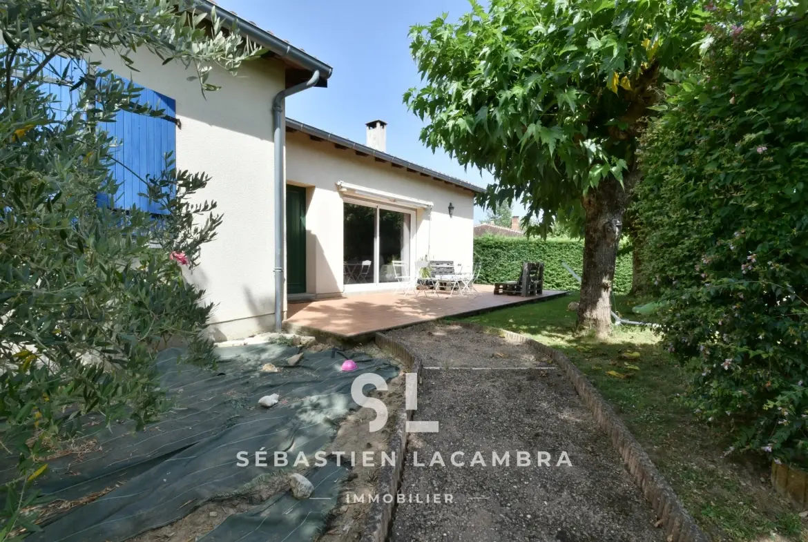 Maison familiale avec piscine et grand jardin à Lescure-d’Albigeois 