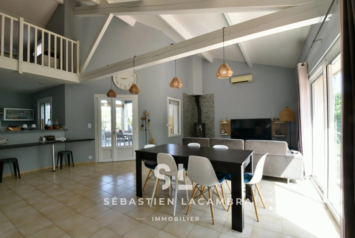 Maison familiale avec piscine et grand jardin à Lescure-d’Albigeois 