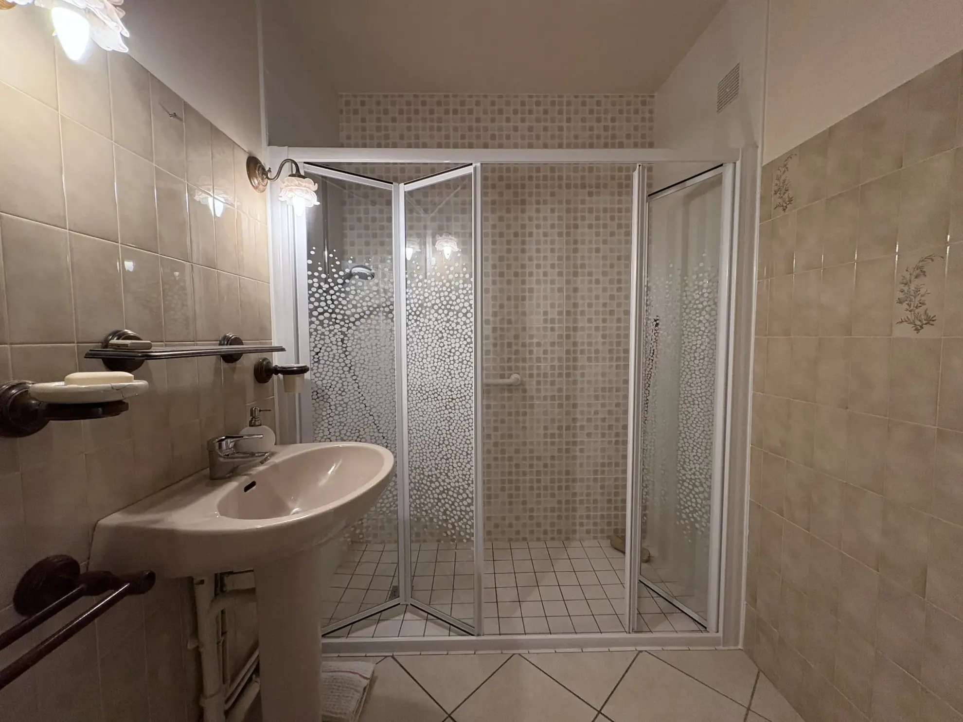 Appartement 3 pièces à rénover à Durtol proche commodités 