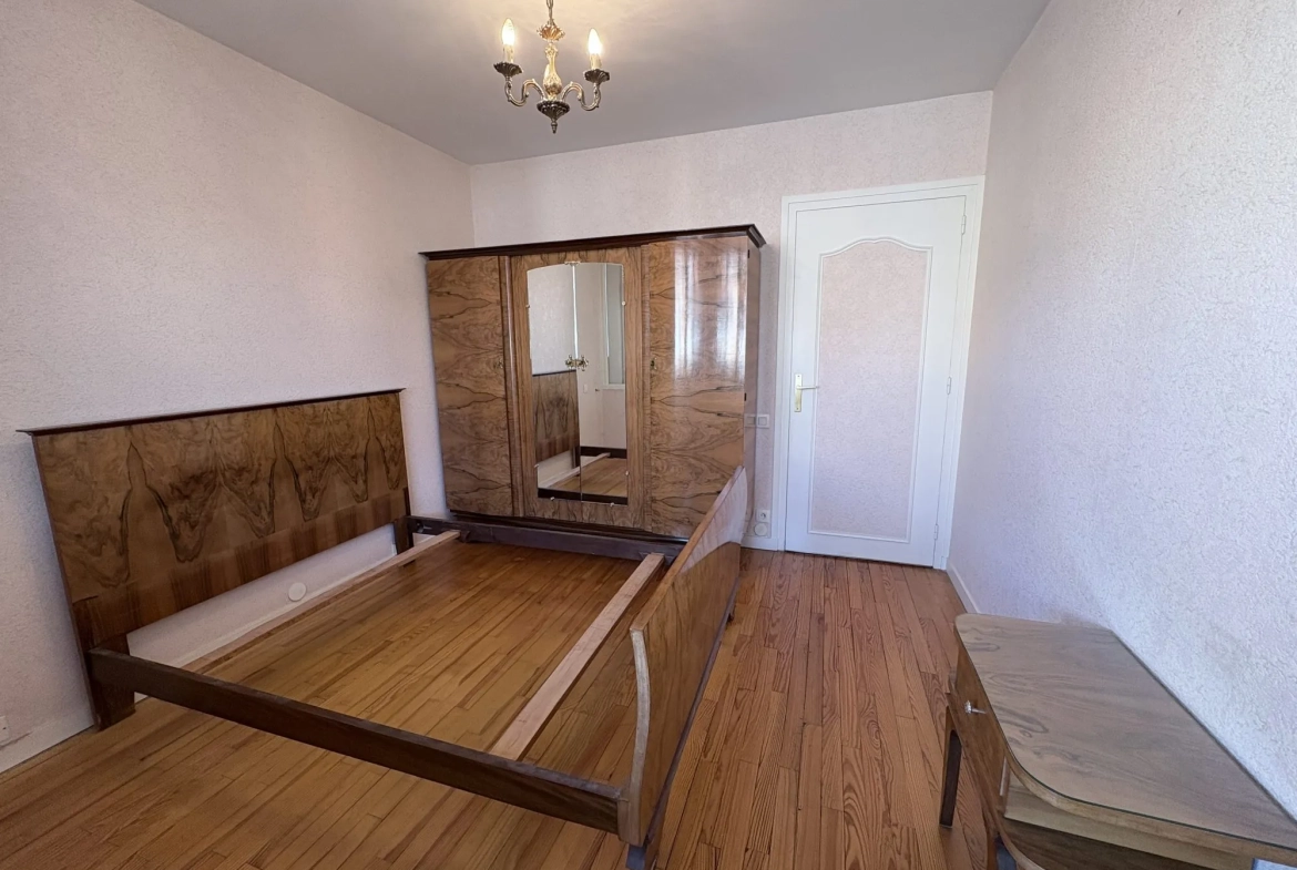 Appartement 3 pièces à rénover à Durtol proche commodités 