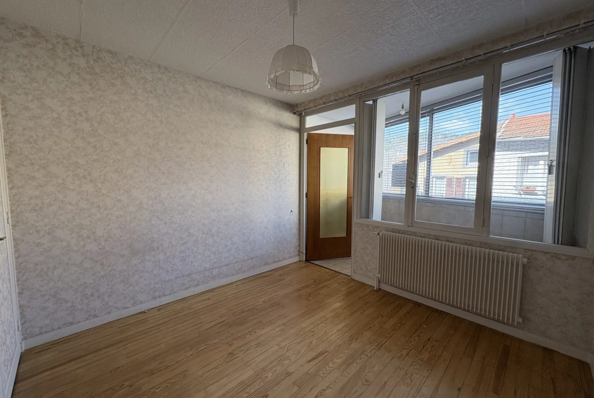 Appartement 3 pièces à rénover à Durtol proche commodités 