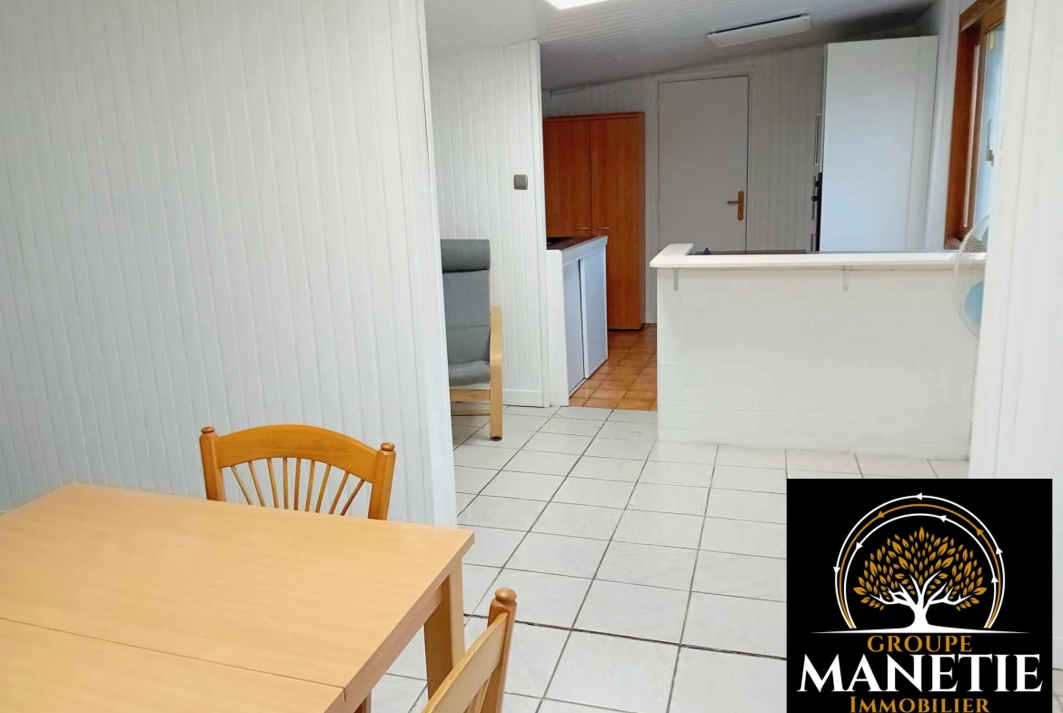 Chalet de loisir à vendre à Oisy-le-Verger avec terrasse et jardin clôturé 