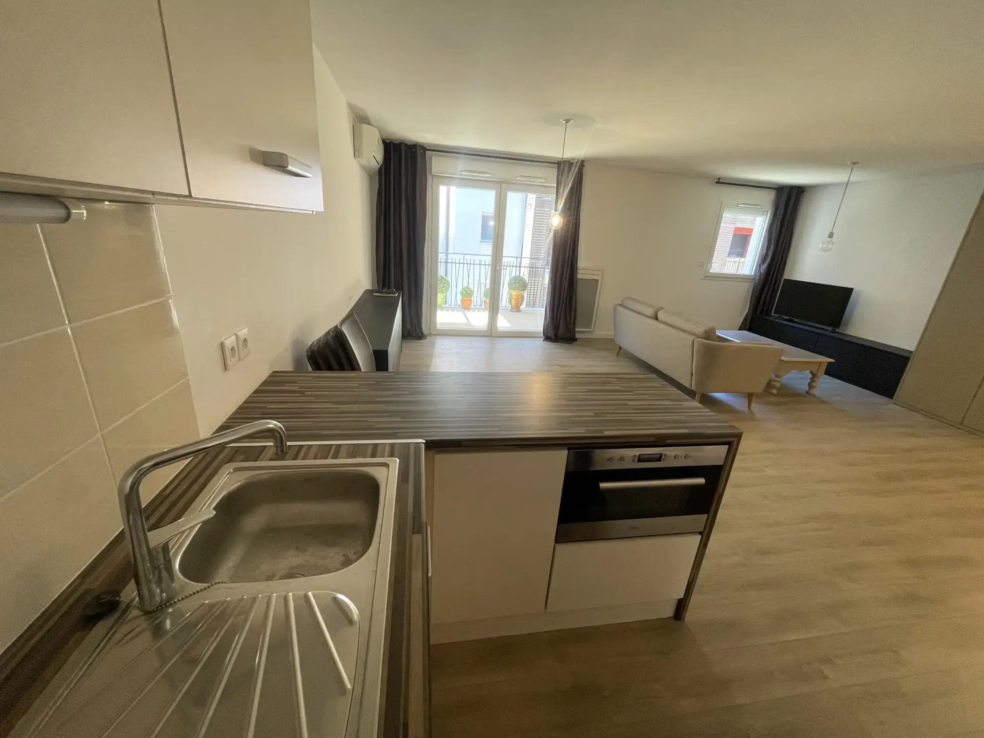 Appartement T2 de 60 m2 avec terrasse à Sete, proche hyper-centre, accessible PMR 