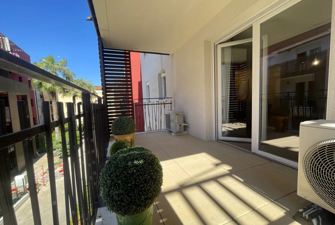 Appartement T2 de 60 m2 avec terrasse à Sete, proche hyper-centre, accessible PMR 