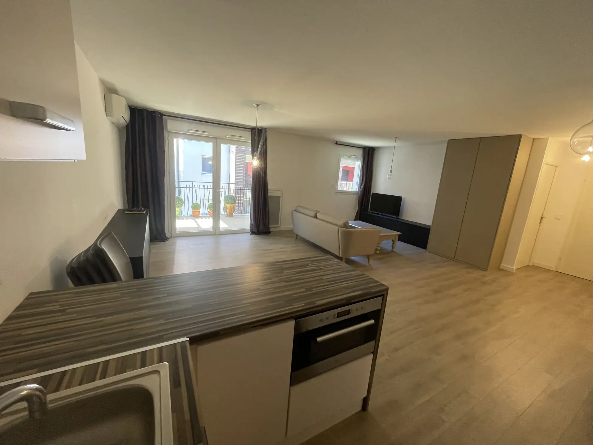 Appartement T2 de 60 m2 avec terrasse à Sete, proche hyper-centre, accessible PMR 